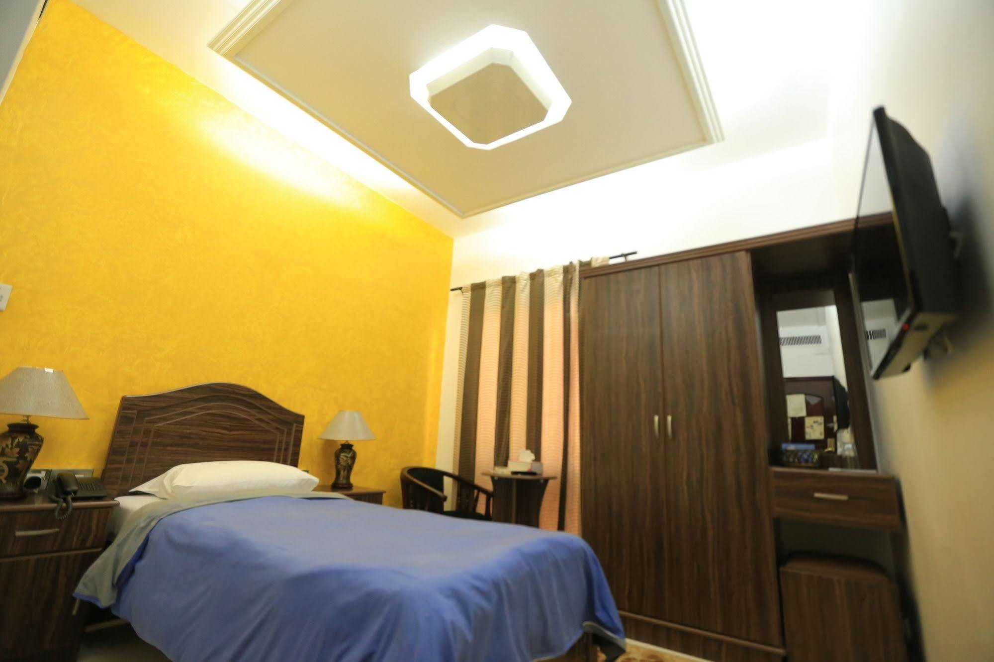 Sun City International Hotel Dubai Ngoại thất bức ảnh
